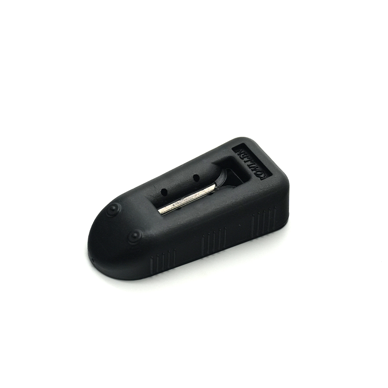 The plastic plug manufactured by Insert molding with stainless steel plate 1