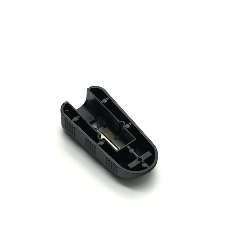 The plastic plug manufactured by Insert molding with stainless steel plate 4
